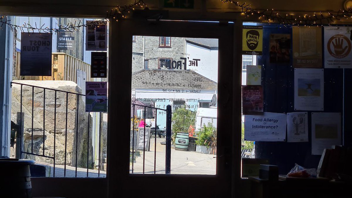 KjChance3's tweet photo. Pristine pints yesterday @thefront Congrats on winning Pub of the Year! 🎉 https://t.co/a2io2PjKWN