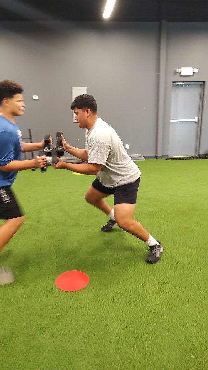 OLcoachGalvan's tweet photo. Fundamentals are the foundation, don't get tired of working them over and over. Repetition equals Muscle Memory!! #RGVfootball #OwnTheDetails #2023StateTitles https://t.co/aPIkrP5ofr