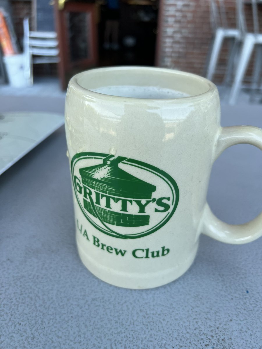 Keltrain13's tweet photo. @grittys afternoon beverage on the patio!!! Helles Bock mmmmmm😁! https://t.co/dZv0W3v9nd
