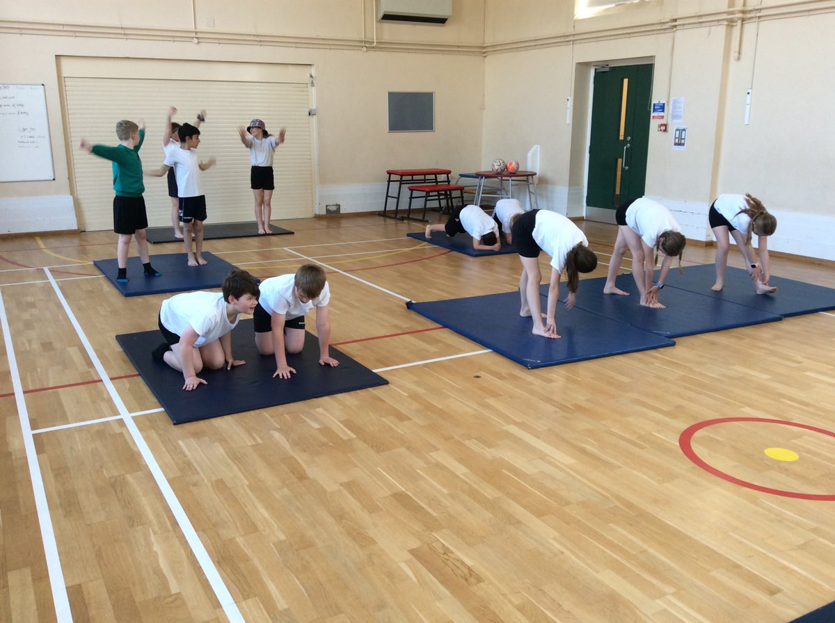 BroughPrimary's tweet photo. Y5 - Last week saw us complete our #CoolCore and #NimbleNets @risingstarsedu units in PE. Excellent progress was made with the children's forehand, backhand and volley shots in tennis and some fabulous Pilates routines were on show in the gym last Thursday! 👏 https://t.co/Mn5uAglbNn