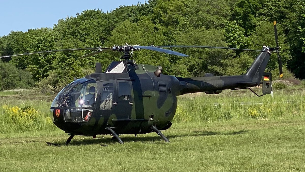 TributeCopCar's tweet photo. ⚫️🔵⚫️ 🇪🇺🇩🇪 #Ailertchen
📽️ Aus dem Tower (O-Ton): 🚁 MBB BO105 takeoff
Wer entdeckt das @TributeCopCar im Video?
#Messerschmitt
#Bölkow
#Blohm
#BO105
#𝘉𝘭𝘦𝘴𝘴𝘦𝘥𝘈𝘳𝘦𝘛𝘩𝘦𝘗𝘦𝘢𝘤𝘦𝘔𝘢𝘬𝘦𝘳𝘴
#𝘛𝘩𝘢𝘯𝘬𝘠𝘰𝘶𝘍𝘰𝘳𝘠𝘰𝘶𝘳𝘚𝘦𝘳𝘷𝘪𝘤𝘦
#𝘛𝘩𝘪𝘯𝘉𝘭𝘶𝘦𝘓𝘪𝘯𝘦 https://t.co/mOoDzN83M3