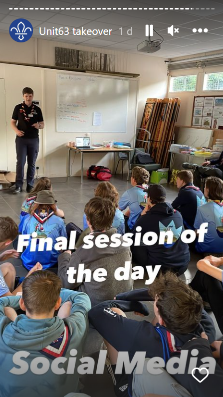 Delighted I could chat yesterday to #wsjUnit63 Solentsaurus <a href="/UKContingent/">UK Contingent 🇬🇧⚜️</a> about telling their story, using social media on Jamboree and how to talk to the media. Not bad for 60 minutes!

Picture taken by a young person, before they learnt to cut out background clutter in the pic!