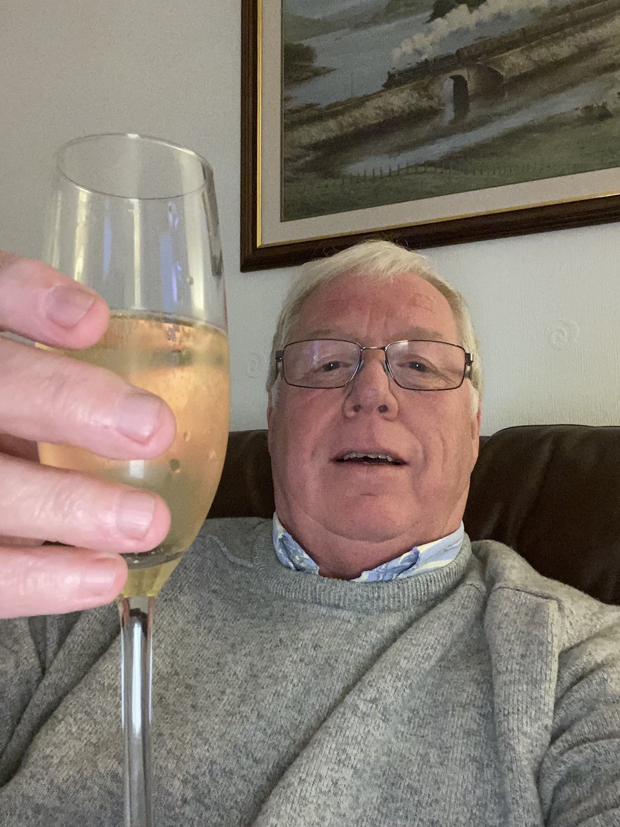 Think what would happen if Everton wins something 💙🤍