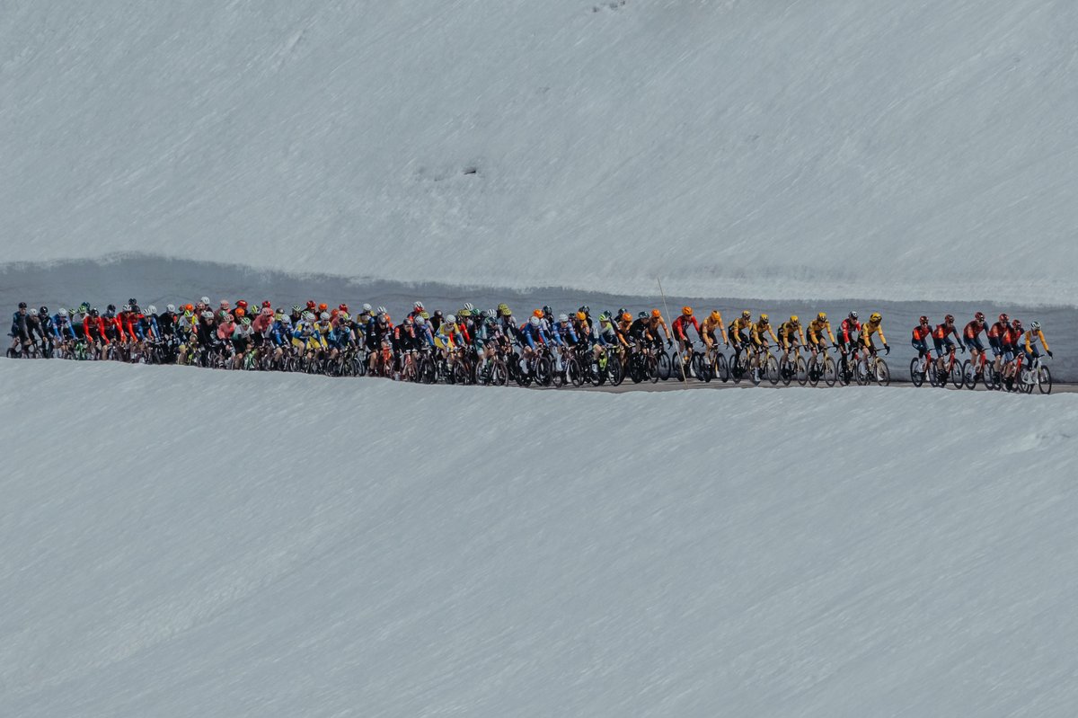 tourofnorway's tweet photo. ❄ BEST PHOTOS OF THE DAY ❄

Stage 2 offered us some of the most amazing sceneries a bike race in Norway can offer: riders in our beautiful mountains 🤩

📸 @gruchaseven 

#tourofnorway 🇳🇴 https://t.co/kdkXk2wdkJ