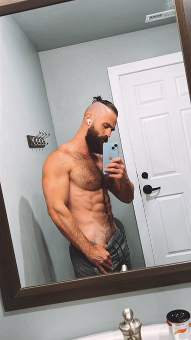 Comment "yes" if you'd get on your knees 😏 https://t.co/4YkJsI25PS<a href="/tag/lgbtq"class="tags"><span>#lgbtq</span></a><a href="/tag/cashpig"class="tags"><span>#cashpig</span></a><a href="/tag/gayforpay"class="tags"><span>#gayforpay</span></a><a href="/tag/hairychest"class="tags"><span>#hairychest</span></a><a href="/tag/gaymen"class="tags"><span>#gaymen</span></a>