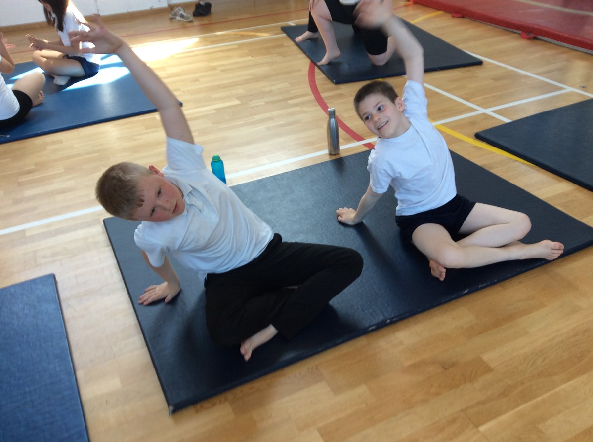 BroughPrimary's tweet photo. Y5 - #Pilates #CoolCore @risingstarsedu https://t.co/GIAq2x9EpN