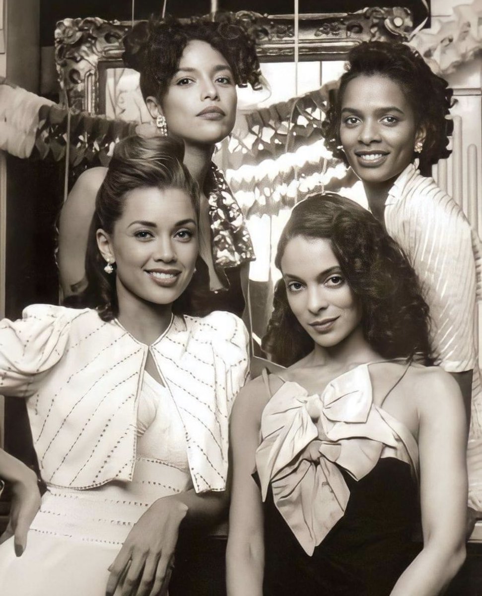 MissTooMuch on Twitter: "A lot of beauty in this picture😍"