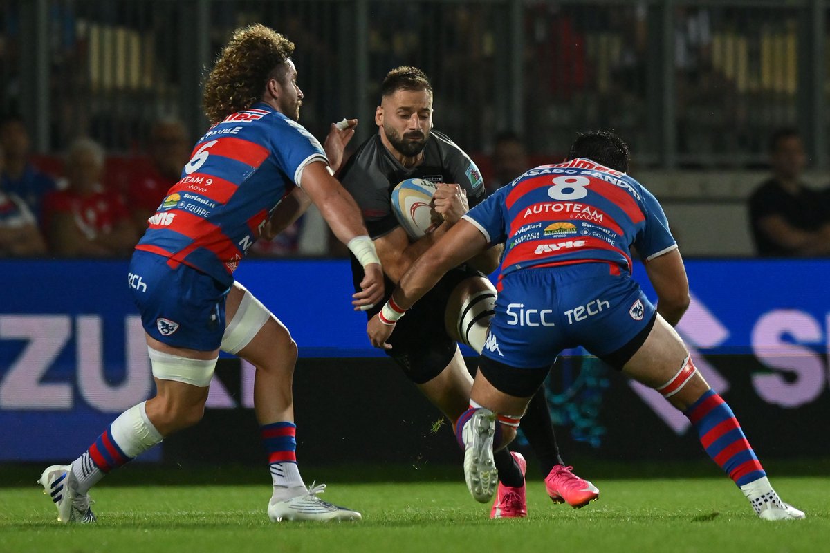 Federugby's tweet photo. #ROVvPAD #Finale2023
10 minuti al termine, Rovigo in vantaggio di 4 punti. Chi vincerร ? โ๏ธ
#PeroniTOP10
#insieme #rugbypassioneitaliana https://t.co/21n4GDB5kn