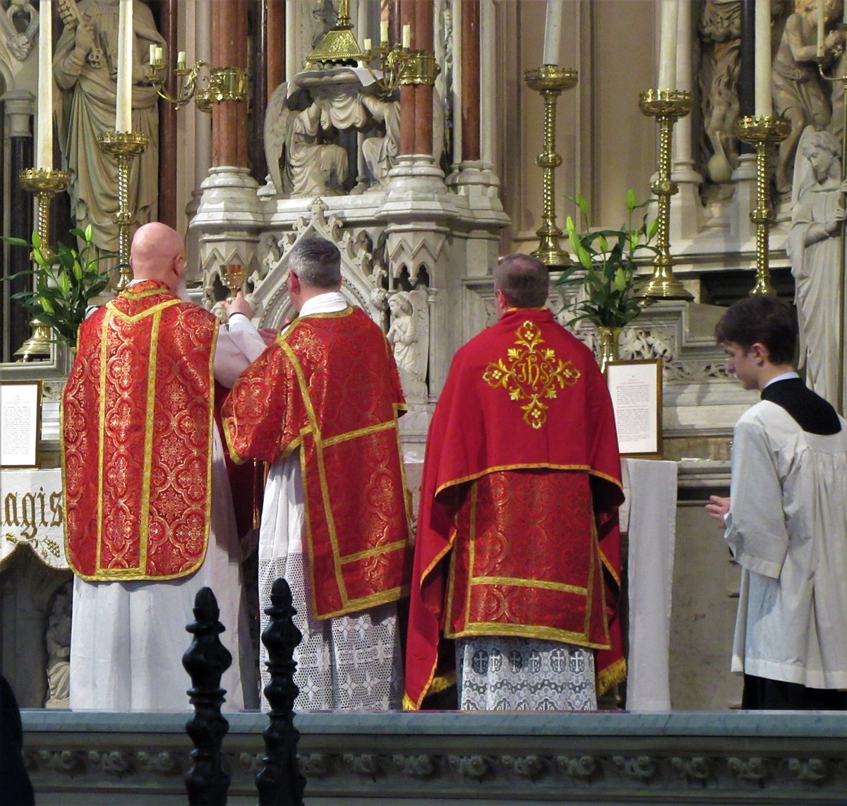 Solemn High Mass, St Kevin's Church, Harrington Street, #Dublin, #Ireland.  #TLM #LatinMass #PentecostSunday #Pentecoste