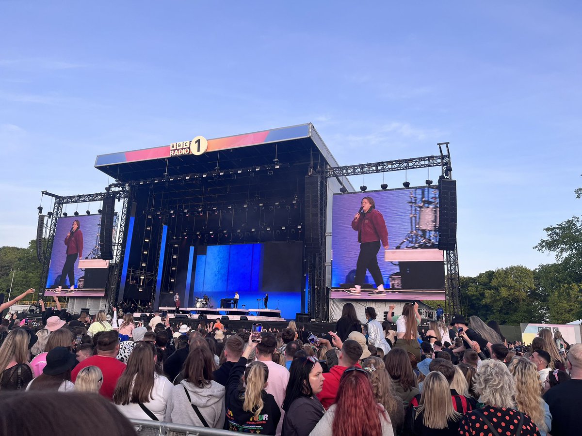 And our final act of the weekend is Lewis Capaldi #bigweekend