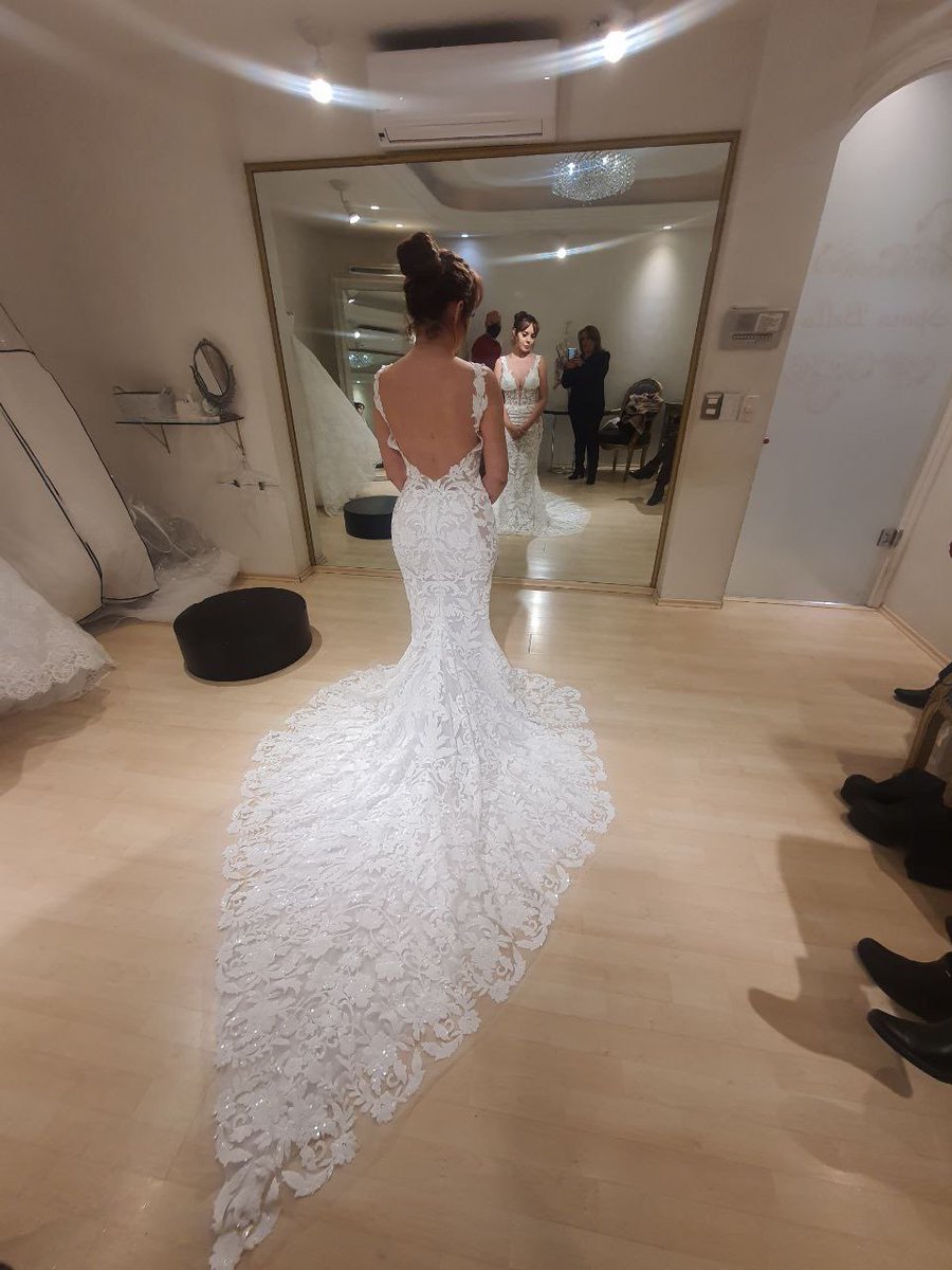 DanyanCatSQ's tweet photo. Andaba viendo fotos y tengo ganas de reaccionar en stream a vestidos de boda que no compre 🤣🤭 tengo en el carrete unos bellos y otros muy XD https://t.co/KHEIy1gNp7