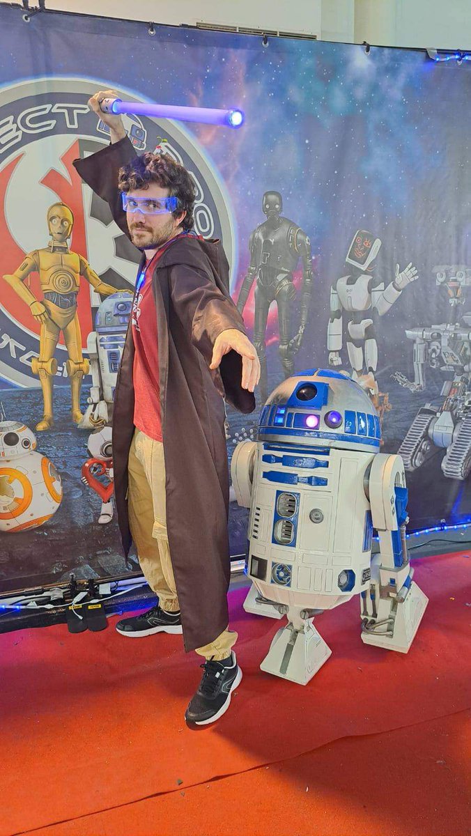 R2BuildersSpain's tweet photo. Tercer día @ExpOtaku
En @expocoruna de nuestros compañeros de @droid_project
#r2d2buildersspain
#r2d2buildersclub #r2d2builders https://t.co/bqIDmwdN4g