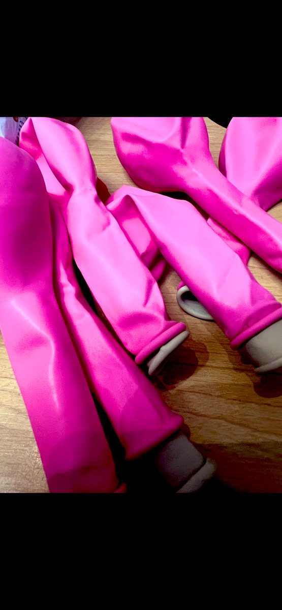 AmandaRose47300's tweet photo. For the love of #balloons
#looner #pinkballoons #fanvue #latexfetish #balloonfetish #inflateandpop https://t.co/Nu2ThxU56e