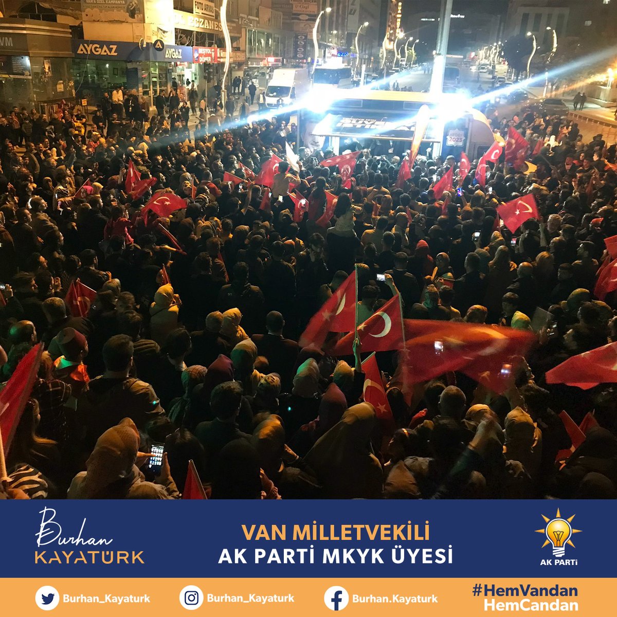 Burhan_Kayaturk's tweet photo. Van Reisini tebrik ediyor.  
13. Cumhurbaşkanımız sayın Recep Tayyip Erdoğan’ın ve halkın zaferini kutlamak için herkes meydanlarda.

Emeği geçen herkese teşekkür ediyor, Cumhurbaşkanımıza muvaffakiyetler diliyoruz. 

@RTErdogan @AK_PartiVan @Akparti

#RecepTayyipErdogan #MilletinAdamı #TürkiyeYüzyılı #BurhanKayatürk #HemVandanHemCandan