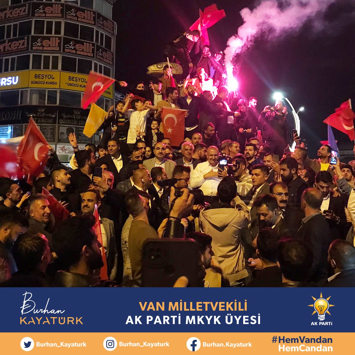 Burhan_Kayaturk's tweet photo. Van Reisini tebrik ediyor.  
13. Cumhurbaşkanımız sayın Recep Tayyip Erdoğan’ın ve halkın zaferini kutlamak için herkes meydanlarda.

Emeği geçen herkese teşekkür ediyor, Cumhurbaşkanımıza muvaffakiyetler diliyoruz. 

@RTErdogan @AK_PartiVan @Akparti

#RecepTayyipErdogan #MilletinAdamı #TürkiyeYüzyılı #BurhanKayatürk #HemVandanHemCandan
