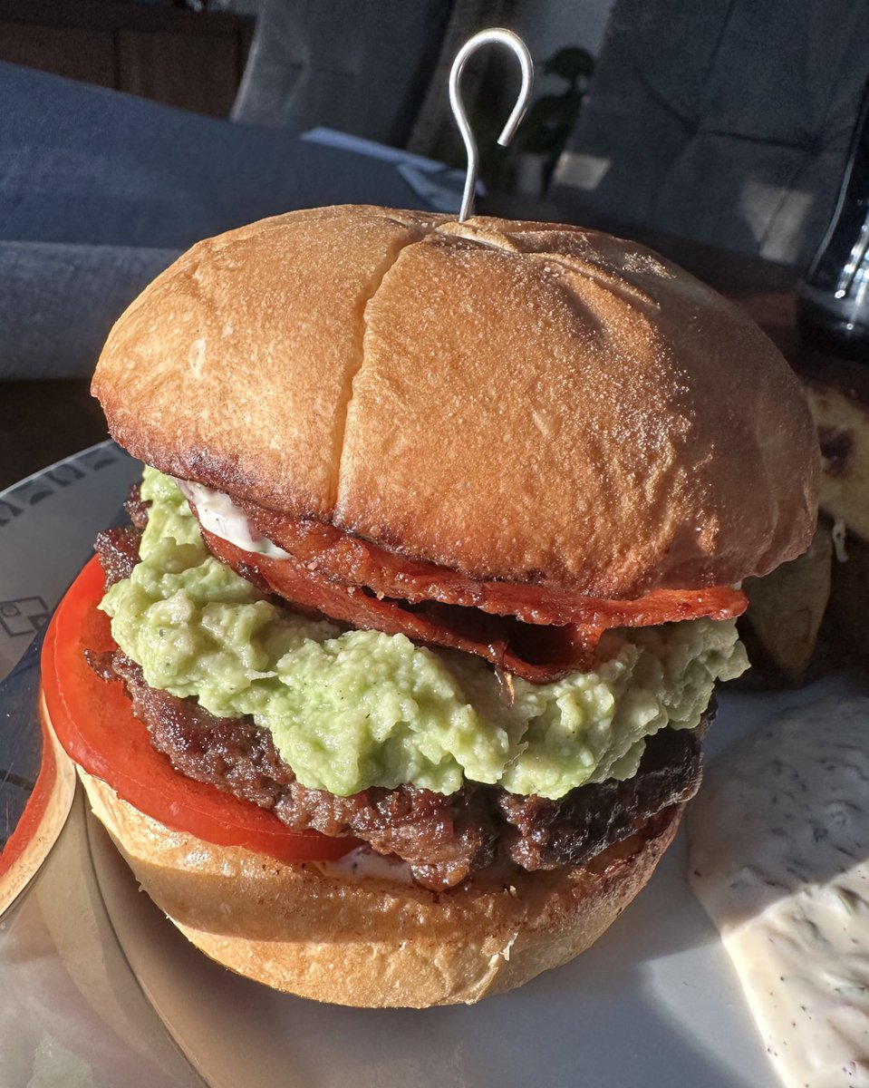Beuteltier_Food's tweet photo. BURGERTIME!!!! https://t.co/eiNq5ujB6j