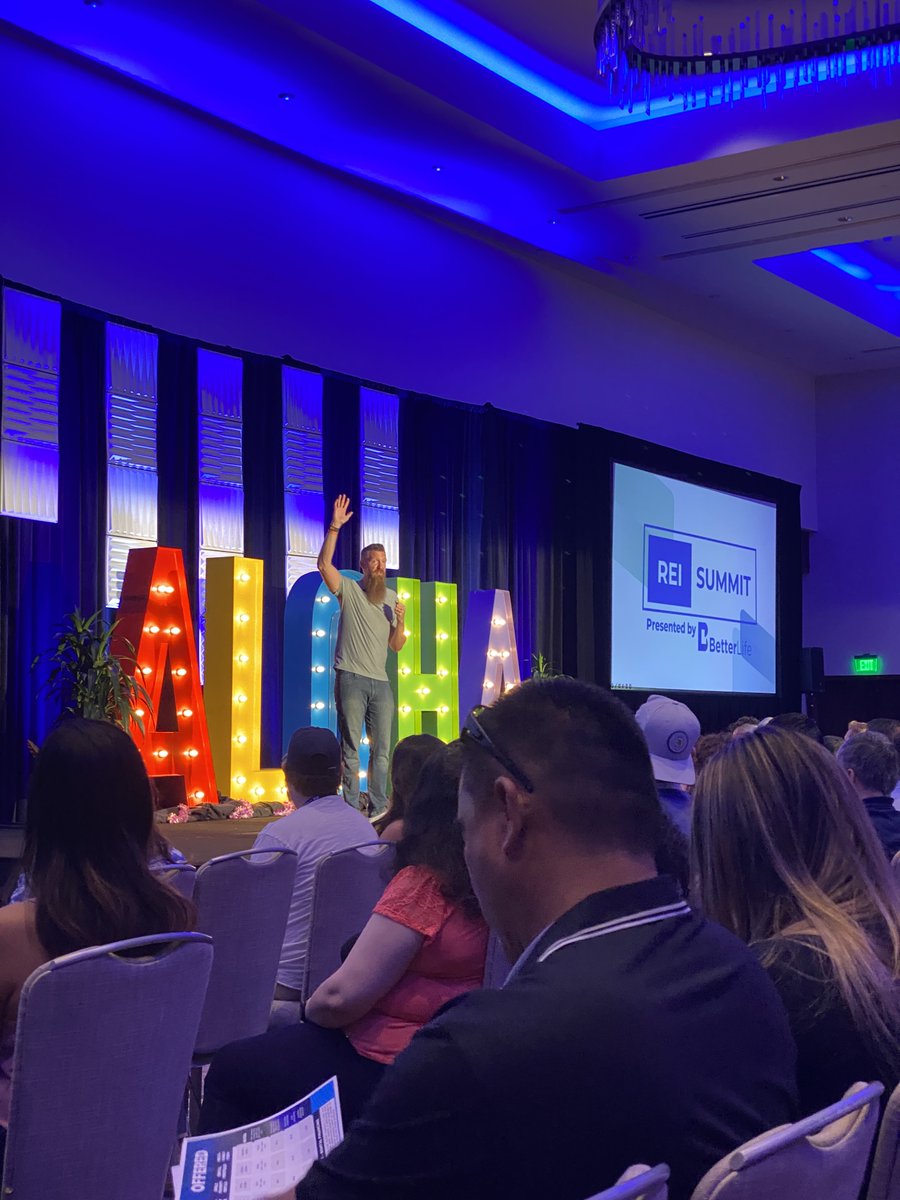 NealHafner's tweet photo. Better Life REI Summit in Maui last week. Top 3 key takeaways: 
1) Learn to SCALE: 𝐒tart small, 𝐂rystal clear criteria, 𝐀ccountability, 𝐋et everyone know, 𝐄xecute 
2) Everyone needs an AND to succeed...."Be an investor AND a great husband" 
3) Create an iron tight "buy" box https://t.co/nKXn5rQxzS