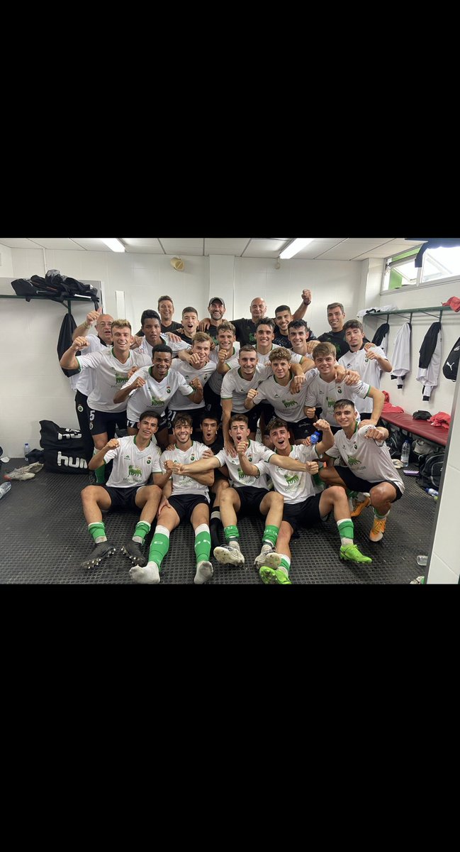 dieguitocg10's tweet photo. Fin a otra temporada muy dura pero a la vez muy bonita con grandes experiencias y aprendizajes. Momentos buenos y malos donde el EQUIPO siempre se mantuvo junto y esa es la clave siempre. Gracias a todos por este año, el año que viene mas y mejor!!! 💚🤍 https://t.co/5adTLMzLcC