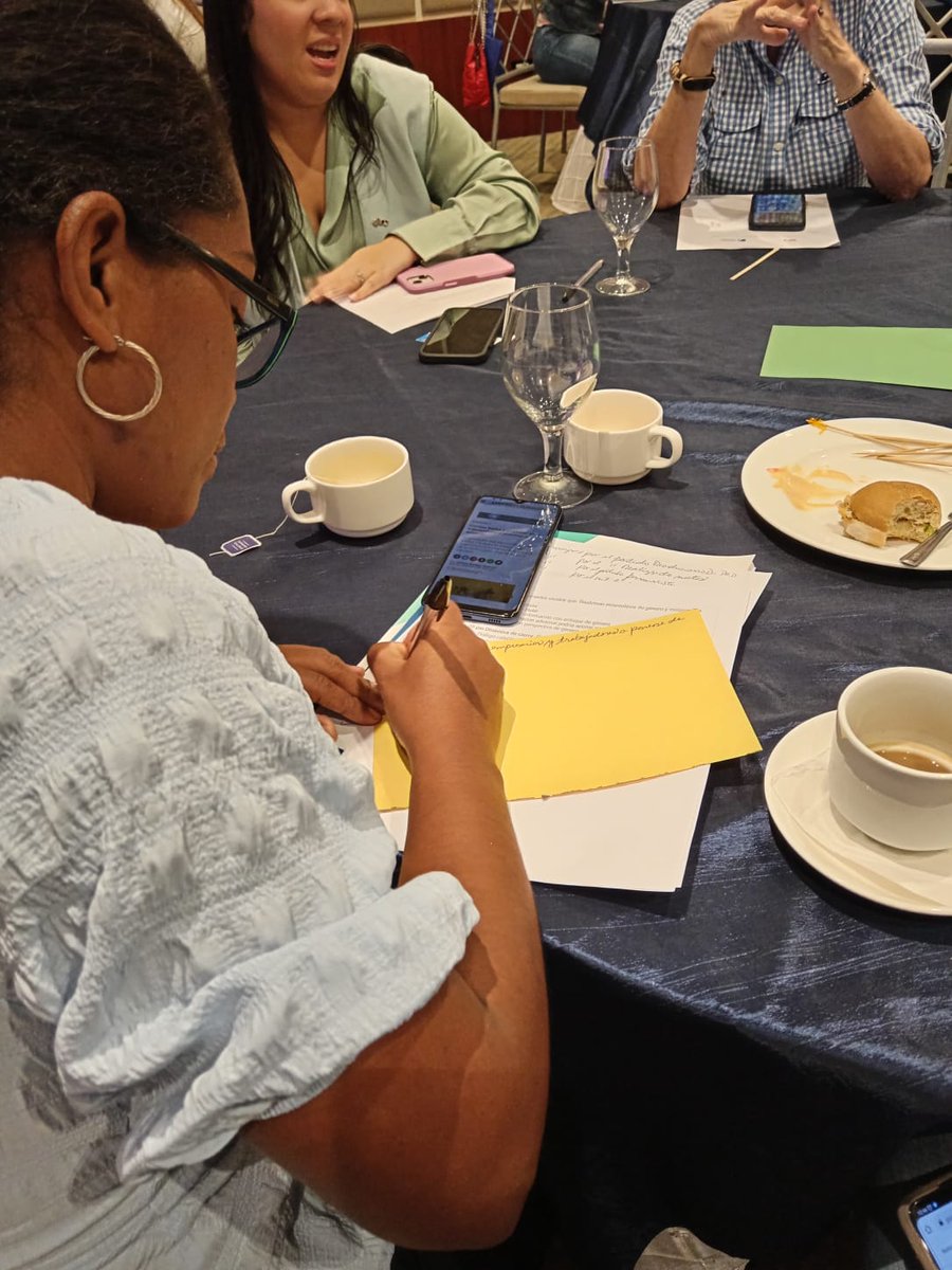 fonamupp's tweet photo. La mañana del 27 de mayo de 2023, en el Hotel Ejecutivo, realizamos el Taller de Formación para periodistas: Comunicación con enfoque de género en el contexto de la campaña electoral.

#FONAMUPP #MujeresEmpoderadas #MujeresEnLaPolítica #MásMujeresEnPolítica, #DemocraciaParitaria https://t.co/EHM7XgvXwK