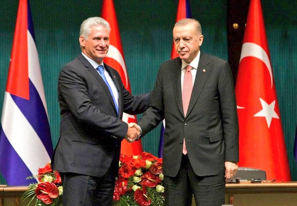 Nuestras más sinceras felicitaciones a <a href="/RTErdogan/">Recep Tayyip Erdoğan</a> con motivo de su reelección como presidente de la República de #Türkiye. Le deseamos éxitos en sus funciones y le reiteramos nuestra voluntad de continuar impulsando los vínculos de amistad y cooperación entre ambos países.