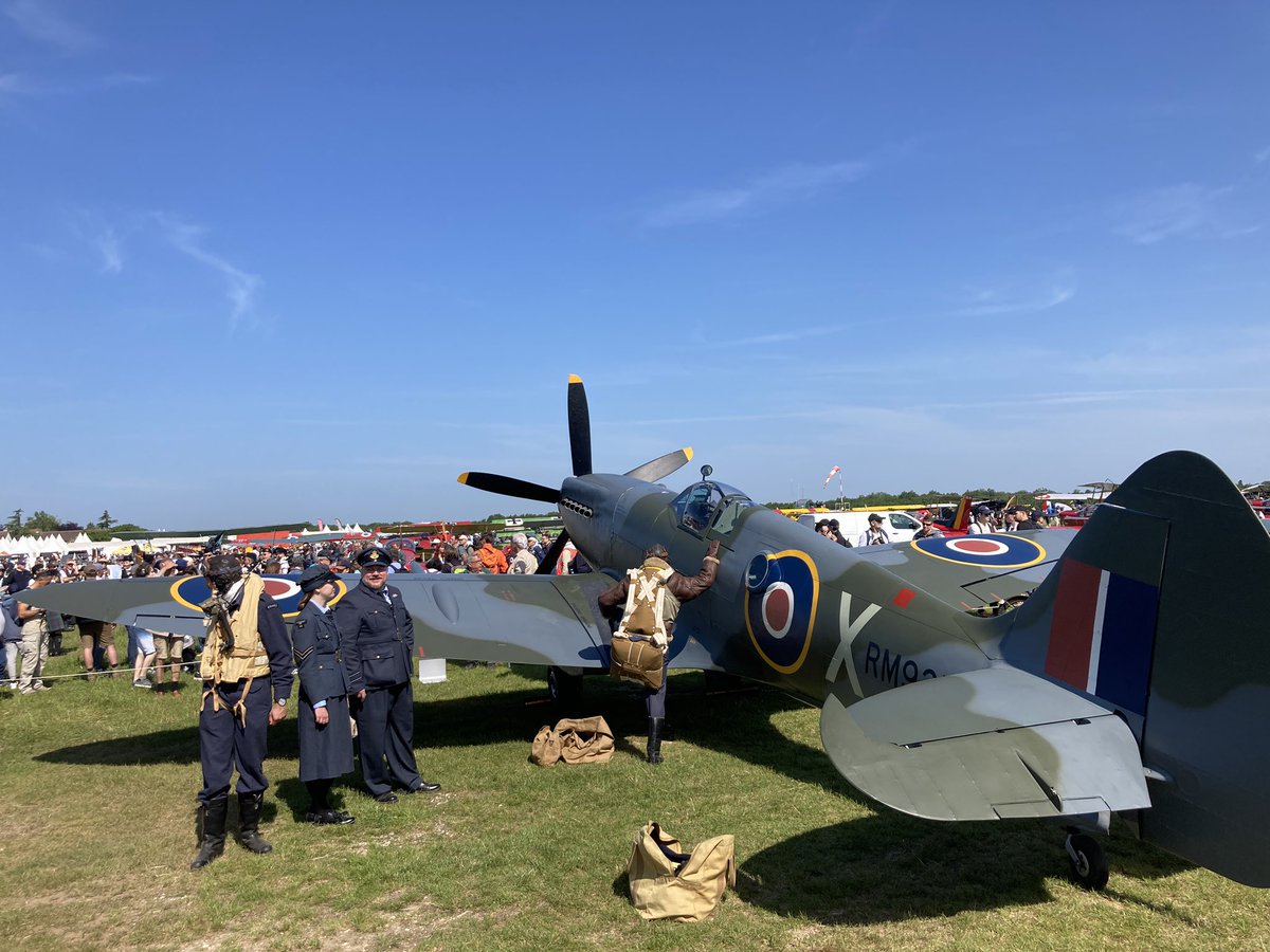 FanaAviationMag's tweet photo. 40 000 spectateurs annoncés à la Ferté 2023 💪🏻 #avgeeks #LTDH23 https://t.co/zSkOTZkTYp