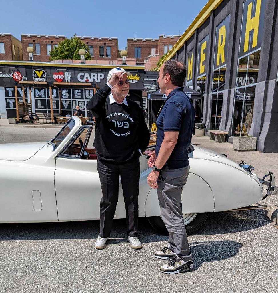 CarpAdvocacy's tweet photo. CARP President @MosesZnaimer joined by mayoral candidate @JoshMatlow at the #ZoomerPlex @Doors_OpenTO and our candidates fair #TOpoli https://t.co/08TVtKsRut