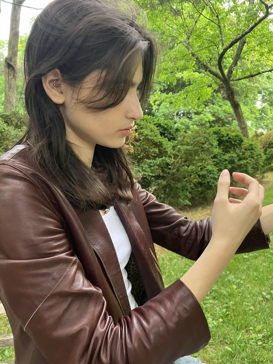 first date she’s so hot i’m gonna kill myself