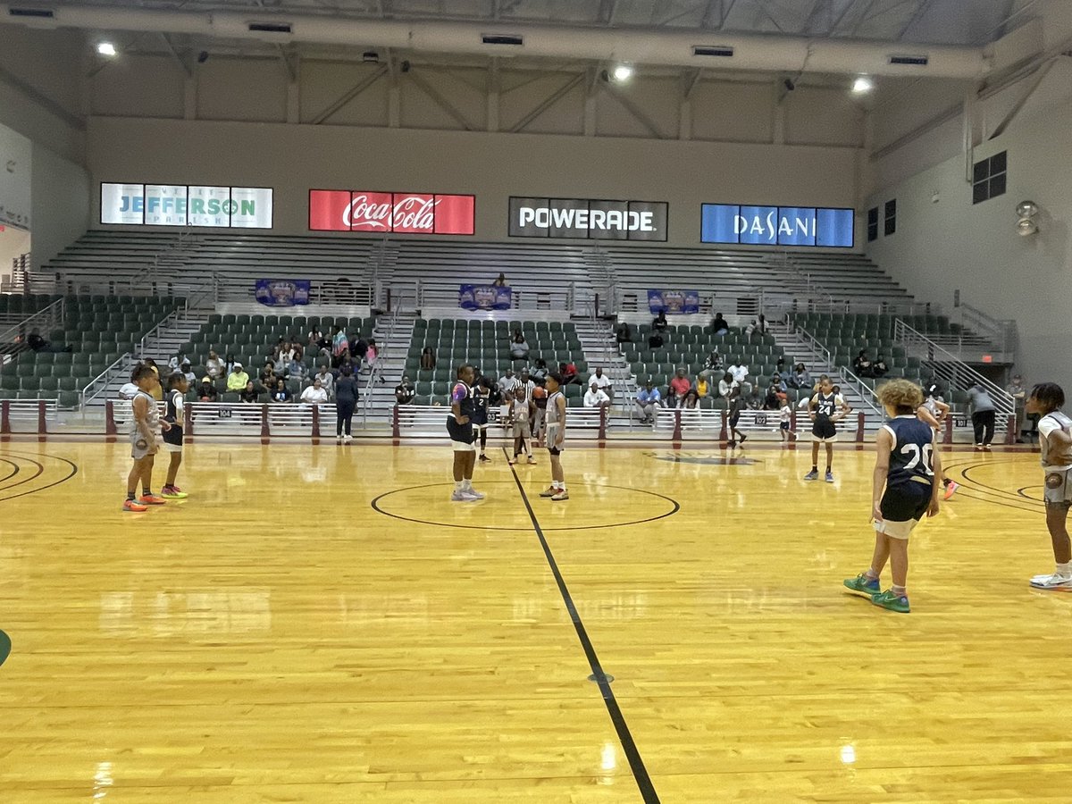 5th grade championship is about to start on court 1!
JL3 Perk vs. Fleur De Lis Select