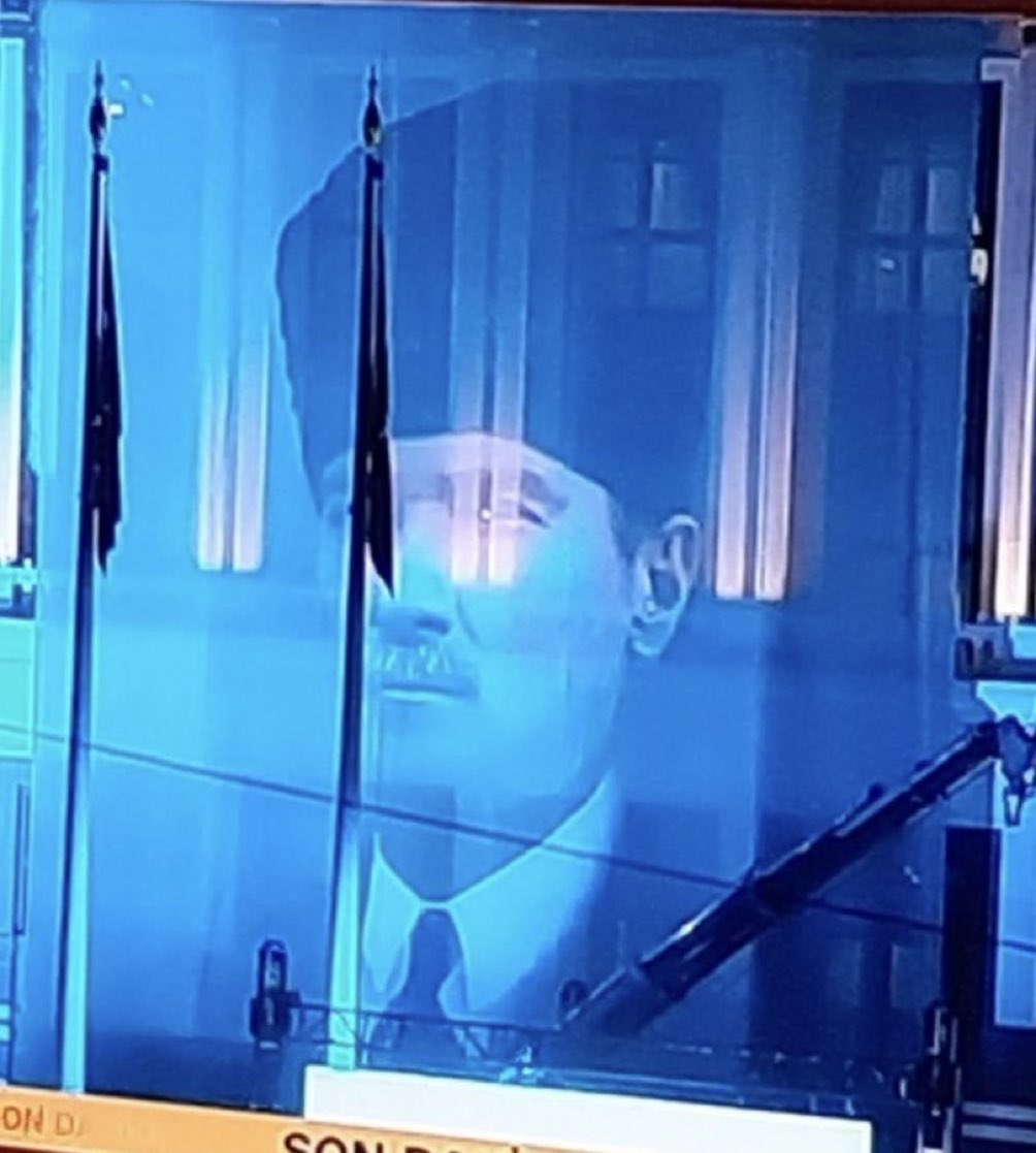 AKP kazanirsa bu ulkeye seriat gelecek, son secim bu secim. O sirada devlet;