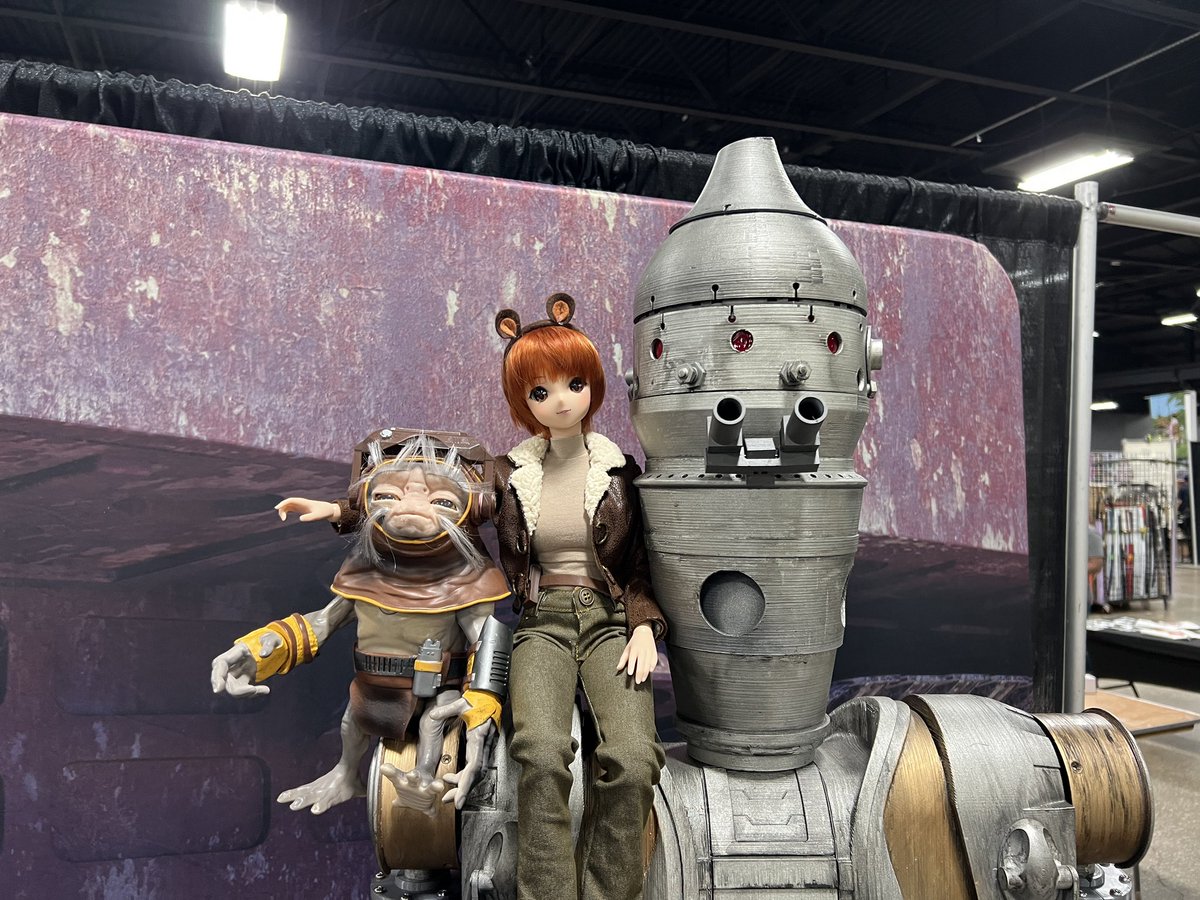 KitnShop's tweet image. You meet the coolest people at conventions! #midatlanticdroidandprop #starwarsnerd