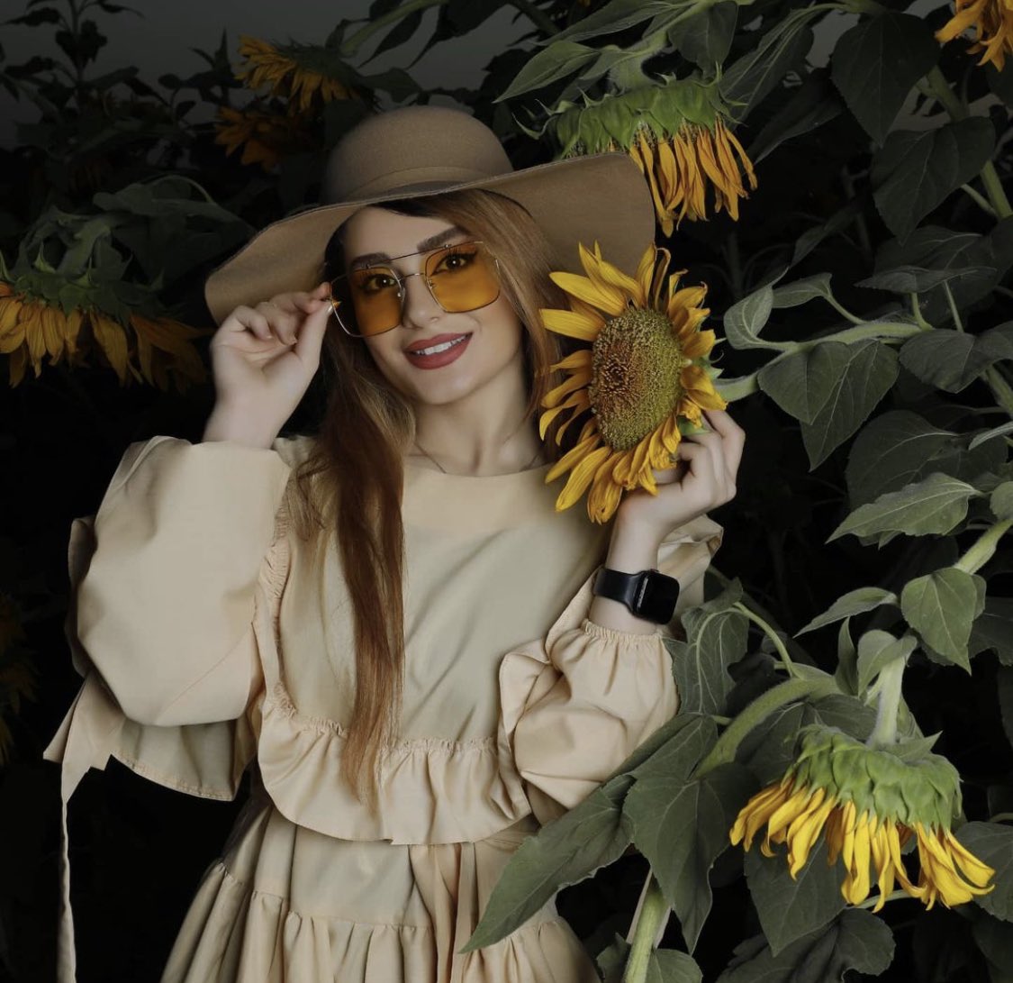 كل ماأنسى كلامك أرجع وأفتكره 🌻