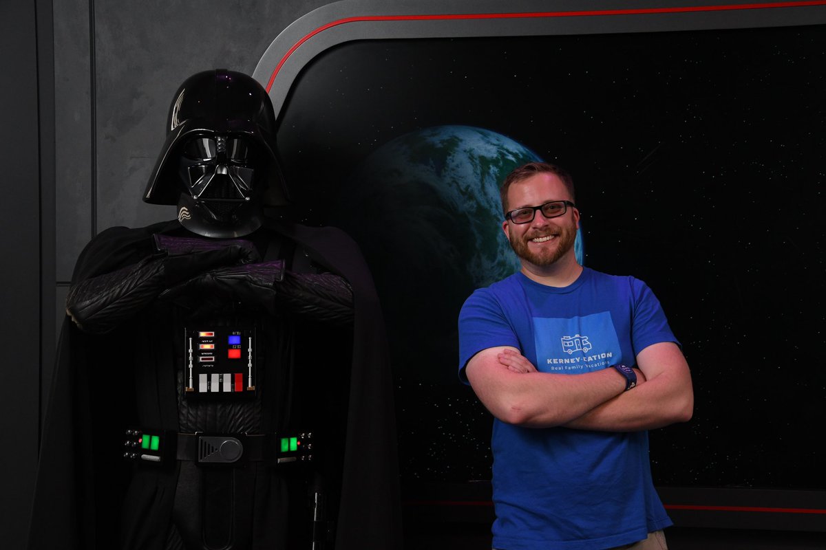 Kerneycation's tweet photo. Had a blast at @WaltDisneyWorld #HollywoodStudios ! Loved the Disney @Chase Visa experience to see Vader with no wait!!!
#kerneycation #galaxysedge #batuu #starwars #Disney100 #WaltDisneyWorld #disney #DisneyWorld #starwarslaunchbay #DarthVader #rontowrap https://t.co/JWrCwKipon