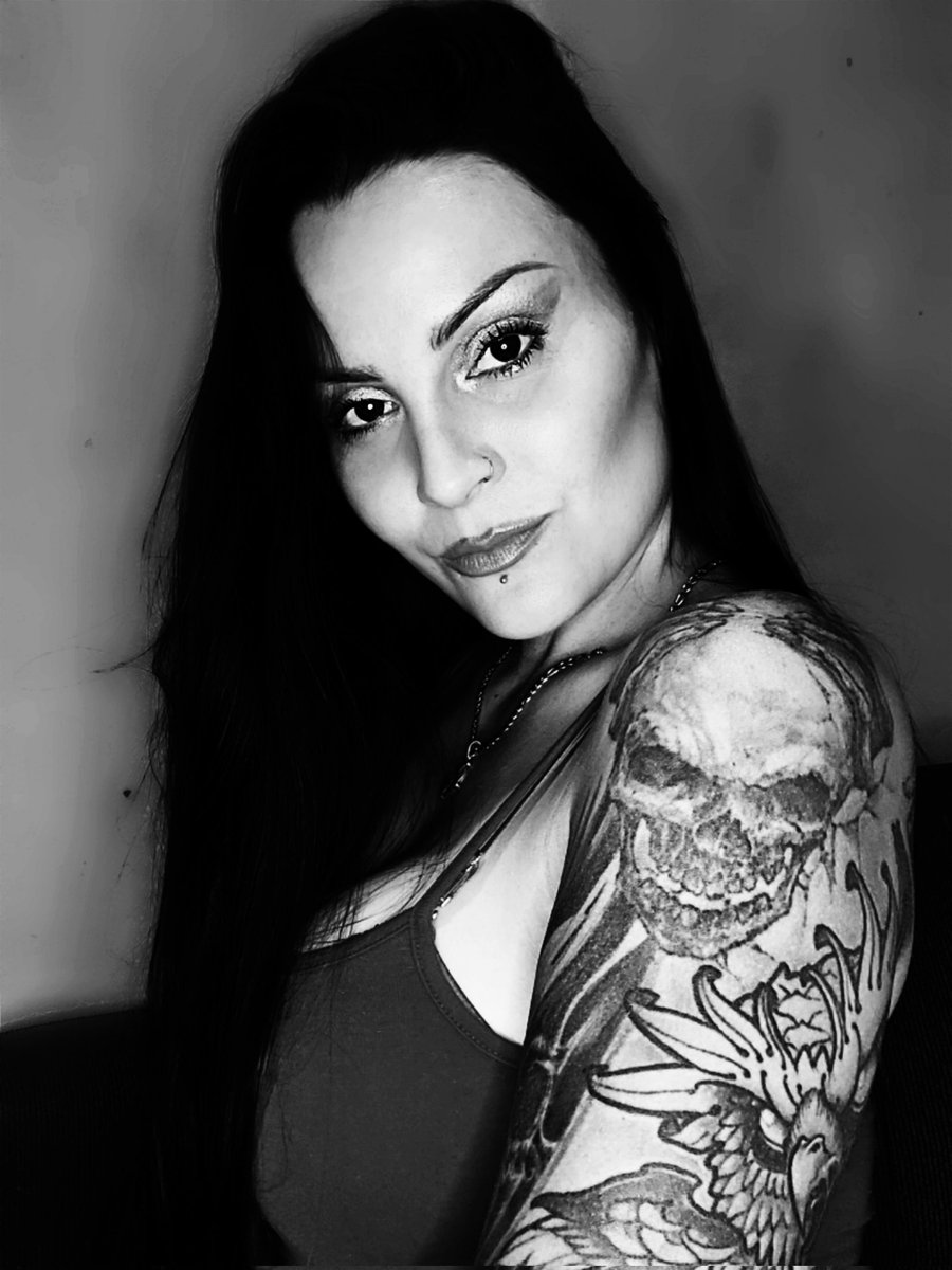 Carla9891's tweet photo. Looking for a sexy metalgirl or a girl with a gothic/dark style? 😜
https://t.co/l2rqo2phie 
🔥🔥🔥 here I am! 💋💋💋

#onlyfanslatinas #onlyfans #only18 #sellincontent #ContentCreator #nsfwcontent https://t.co/U5rHOfqSHG