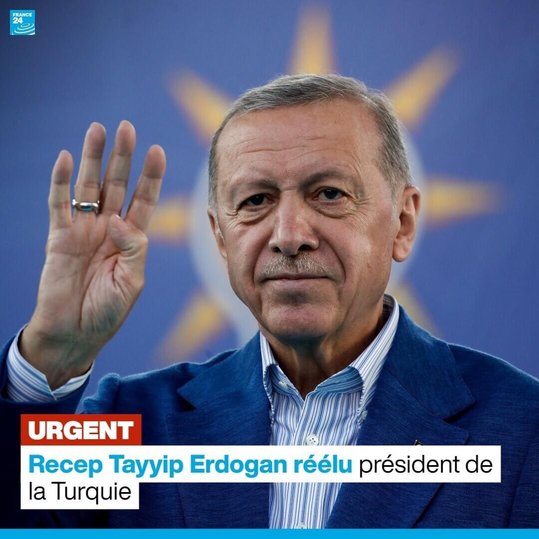 destin_ooo's tweet photo. Félicitations à ce peuple conscient. Je n'ai jamais vu d'élections avec un tel sens du patriotisme, de l'organisation et de la solidarité sociétale. Même les pays qui se qualifient de très organisés et respectent les lois ne peuvent atteindre une telle image.
#electionTurkey ❤️ https://t.co/51JhMsCwpp