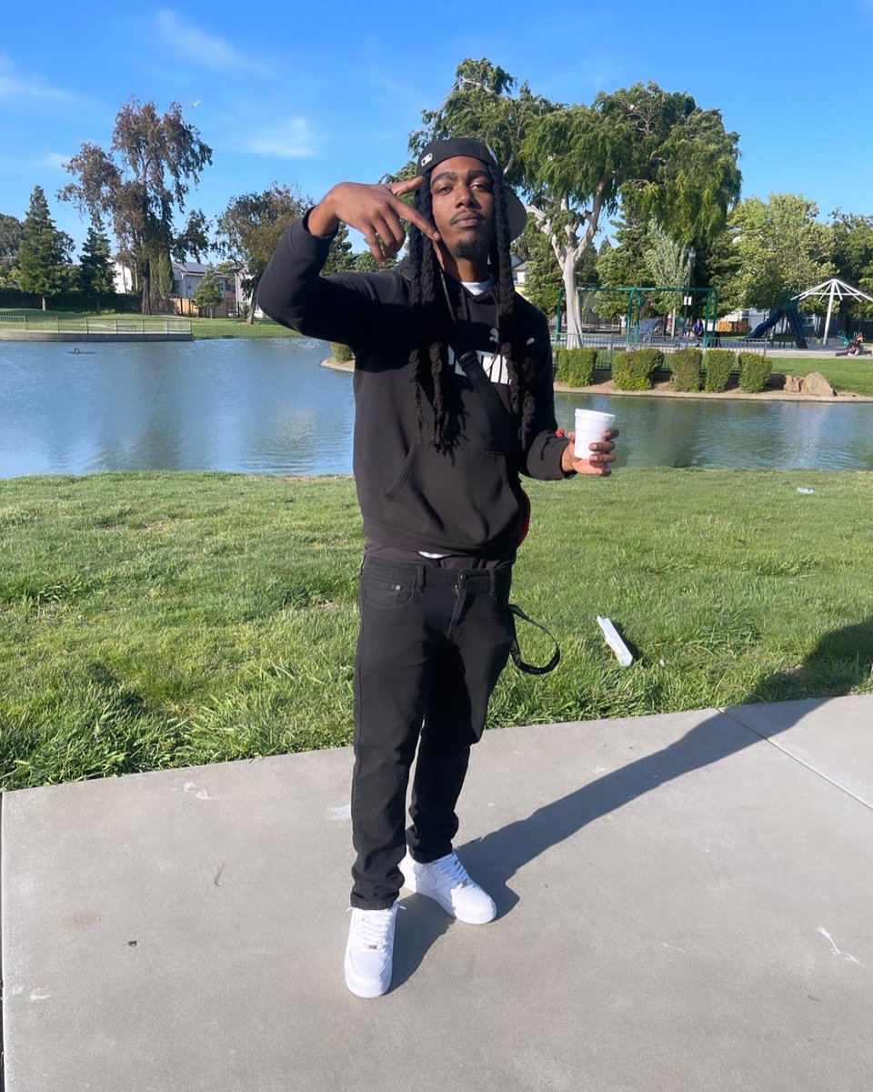 Yanum1dreadhead's tweet photo. Actin like a dog lil nigga you the runt ๐ฃ๏ธ๐ฃ๏ธ๐ฃ๏ธ
@yanum1dreadhead
@yvnum1drevdhevd
#yanum1dreadhead
#mrnorapname
#newkey https://t.co/J7DKSG3ooT