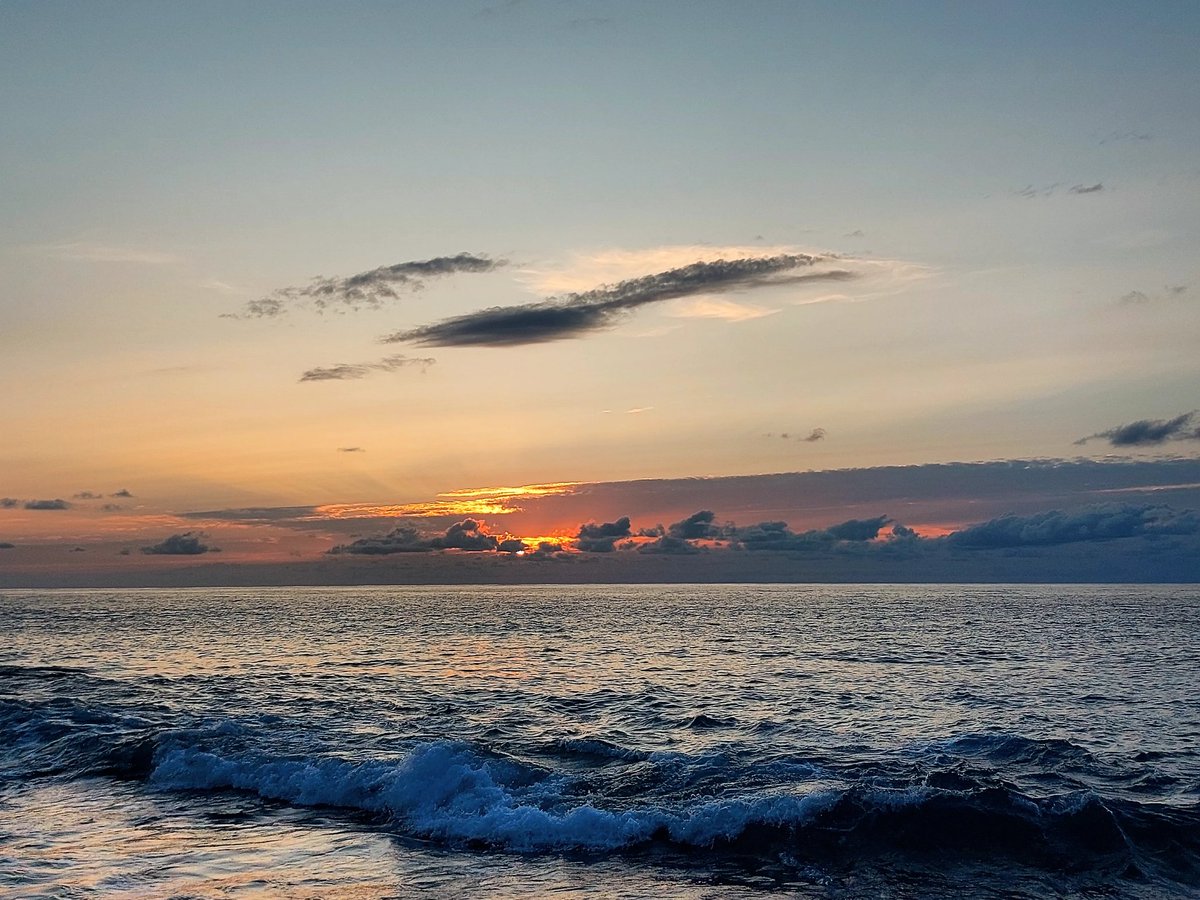 AlGalCar's tweet image. Atardecer de hoy que va desmayando a mayo desde #Bajamar #LaLaguna #Tenerife #Canarias