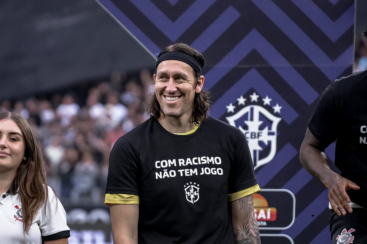 luannacta_'s tweet photo. Melhor dia da minha vida! 
1- primeira vez fotografando na arena 
2- consegui foto do Cássio sorrindo (acreditem é mt difícil)
3- dois gols do roger
4- assistência do Yuri 
5- Renato voltando https://t.co/500l4HNcG7