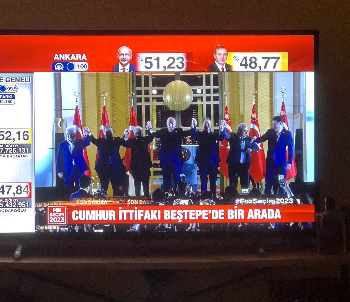 cavnsu's tweet photo. Bir uçta Hüda Par lideri Zekeriya Yapıcıoğlu 
Diğer uçta Türk milliyetçileri Hüda Par ile nasıl yan yana gelebilir diyen Sinan Oğan

Birlikte halkı selamlıyorlar:)
Söyleyeceklerim bu kadar.. https://t.co/2c0hsoJJIQ