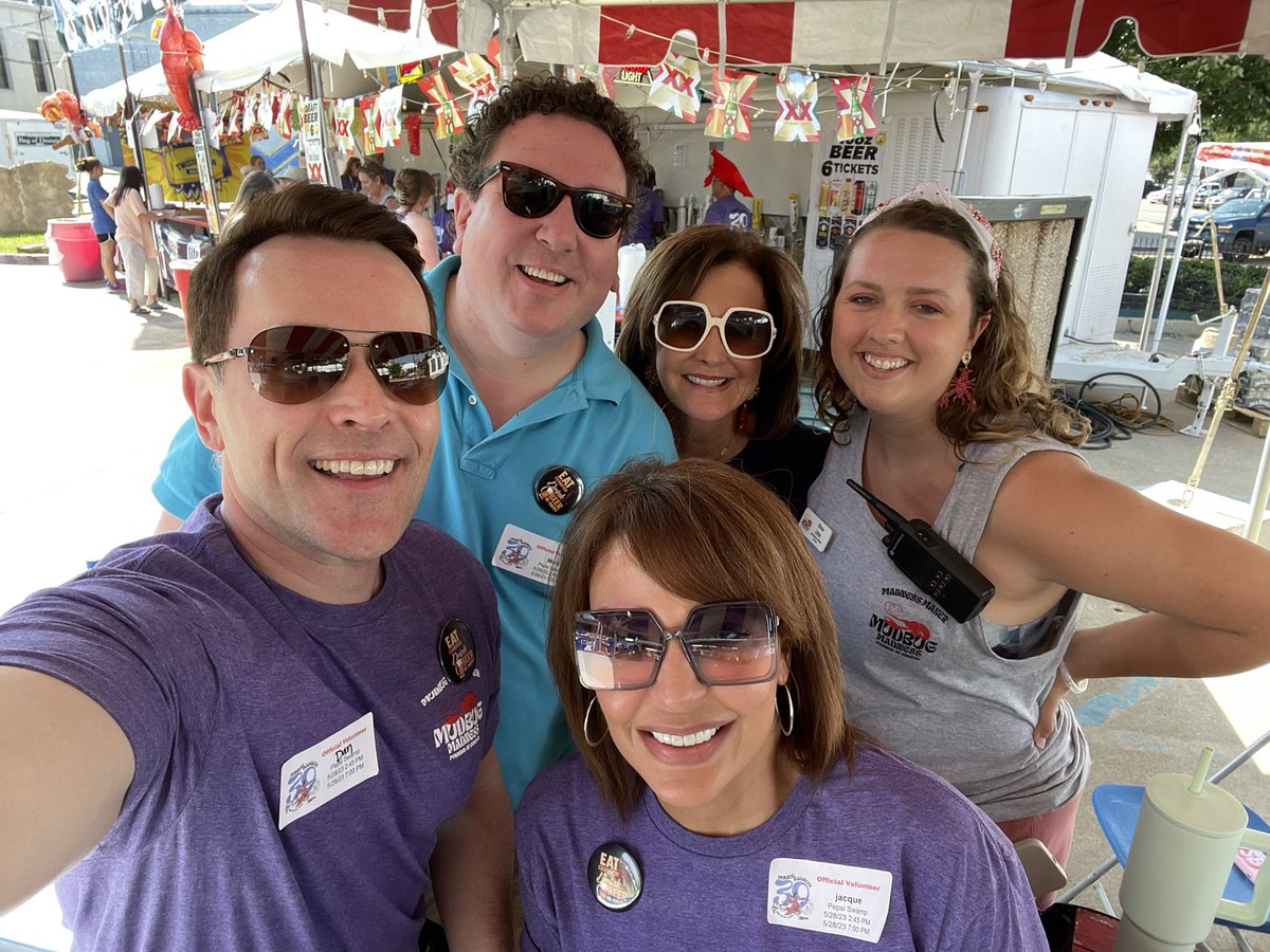 DanJovicNews's tweet photo. The freshest and cleanest volunteers at #mudbugmadness IMHO. Come and see us! Weβre here until 7pm. π¦π¦π¦π»π»π»πππ https://t.co/dB6JGPYbqw