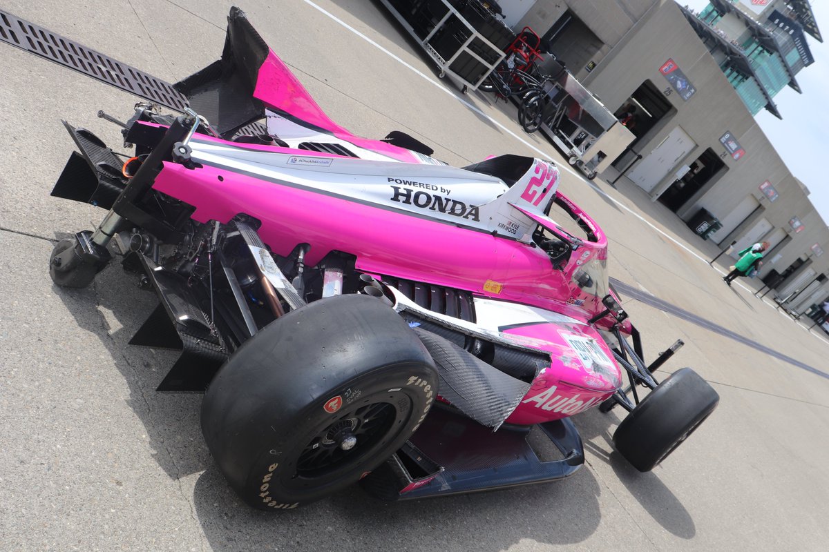 jackson2lincoln's tweet photo. Carro do @KKirkwoodRacing após o acidente
O carro da #Indy é um tanque de guerra! Pilotos mais seguros do que NUNCA. Quem é contra o aeroscreen e fica com papinho de automobilismo raiz, ACEITE, apenas isso. Santo Antônio e Aeroscreen intactos.
#Indy500 #ThisisMay #BlogNAIndy500 https://t.co/fFVwGFmlOU
