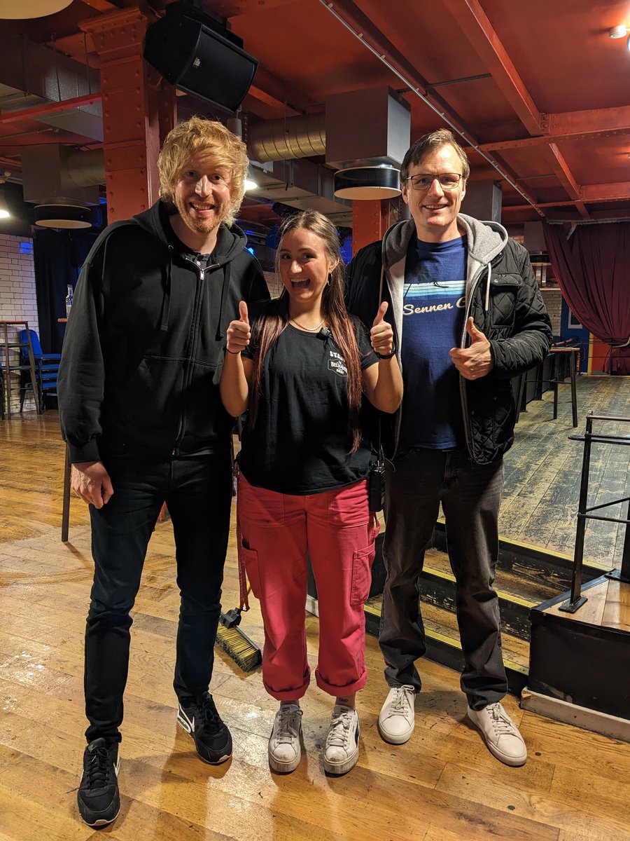 Brilliant evening with the brilliant @JokesWithMark & @danwardcomic 😍 here's wor Izzy basking in the adrenaline of an epic show! Nice jeans, Danny! Come back soon 💚 X