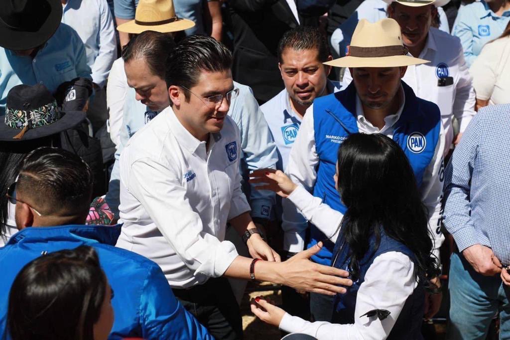 JorgeRoHe's tweet photo. Falta una semana para que el Estado de México y Coahuila elijan buenos gobiernos, con @AlejandraDMV y @manolojim, que respeten la división de poderes y trabajen por sus ciudadanos. ¡La coalición #VaPorMéxico está lista para ganar este 4 de junio! https://t.co/KkdX0xwig1