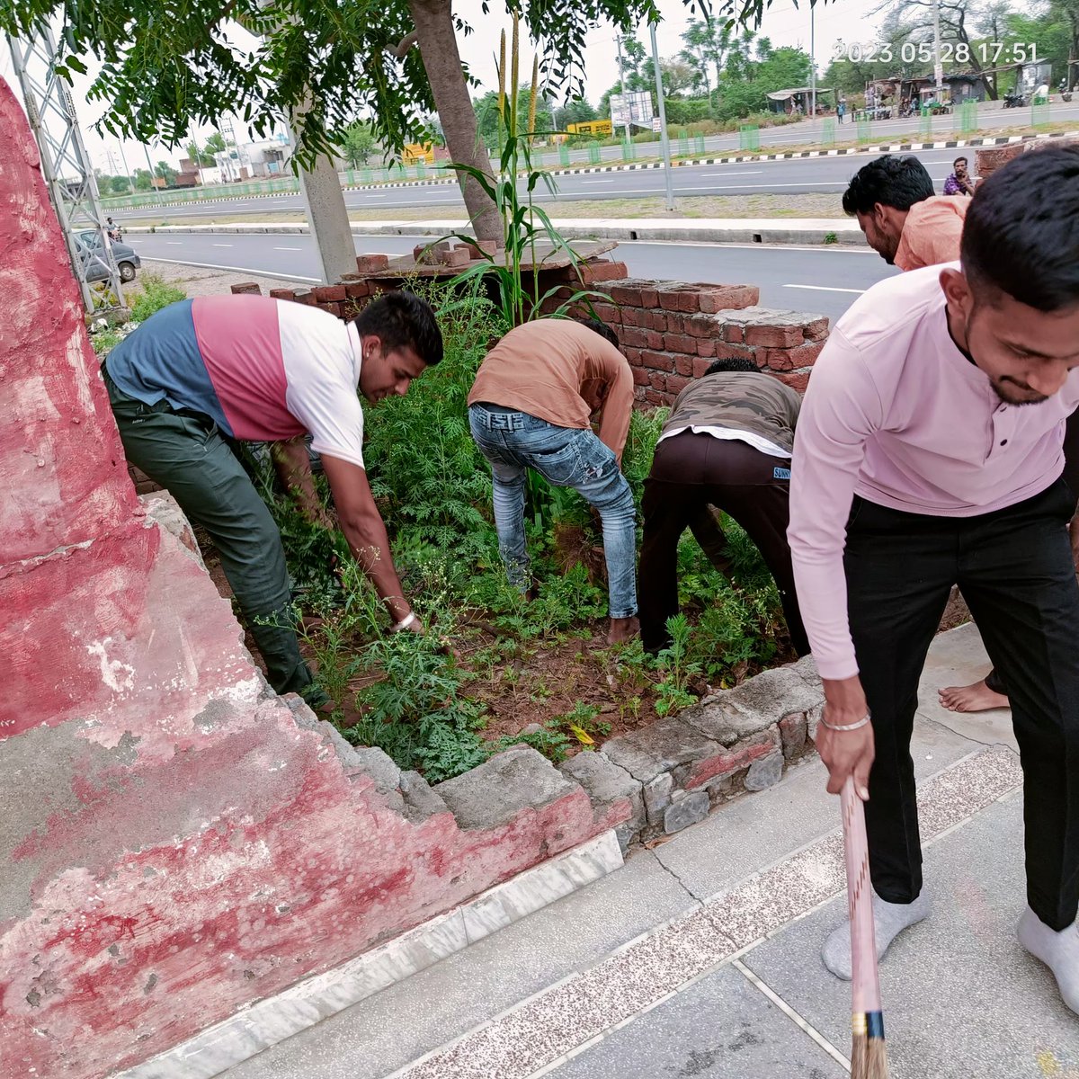 पर्यावरण के लिए जीवन शैली
#सफाई_अभियान
नेहरू युवा केंद्र संगठन रेवाड़ी
#नव_युवा_क्लब_पाडला_रेवाड़ी_रजि
@NykSidhi @cmohry @ianuragthakur @Nyksindia @club
 @MoHFW_INDIA @bhartifdn #ngo