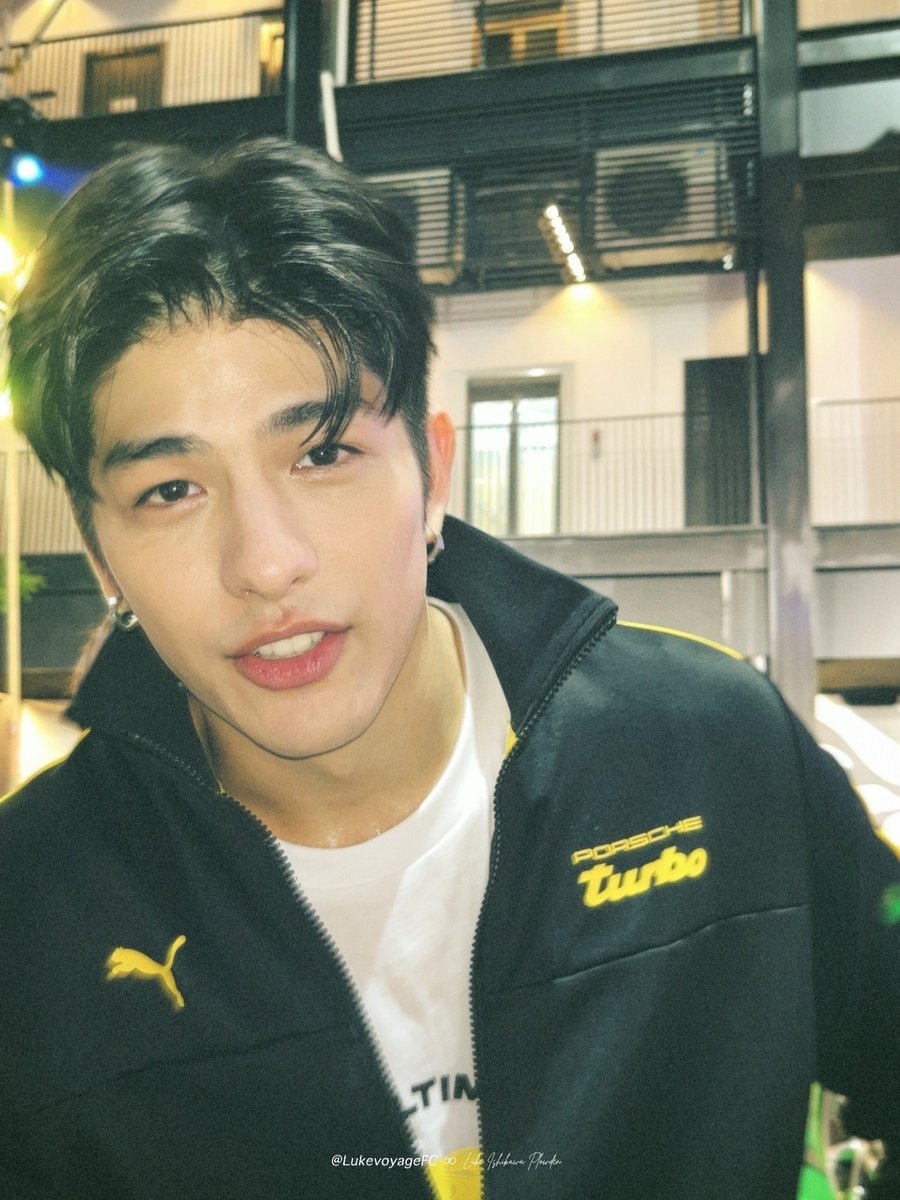 LukevoyageFC's tweet photo. 230527 | ลุค อิชิคาว่า ร่วมงานเปิดตัวสนีกเกอร์ Porsche x PUMA CA PRO 911 ‘Dreams in Colours’
#DreamsInColours #PorscheXPUMA #PUMAThailand #ForeverFaster #PTH30
@thelukevoyage #lukevoyage
#ลุคอิชิคาว่า #lukevoyagethailand https://t.co/aXFjN0Cdbd