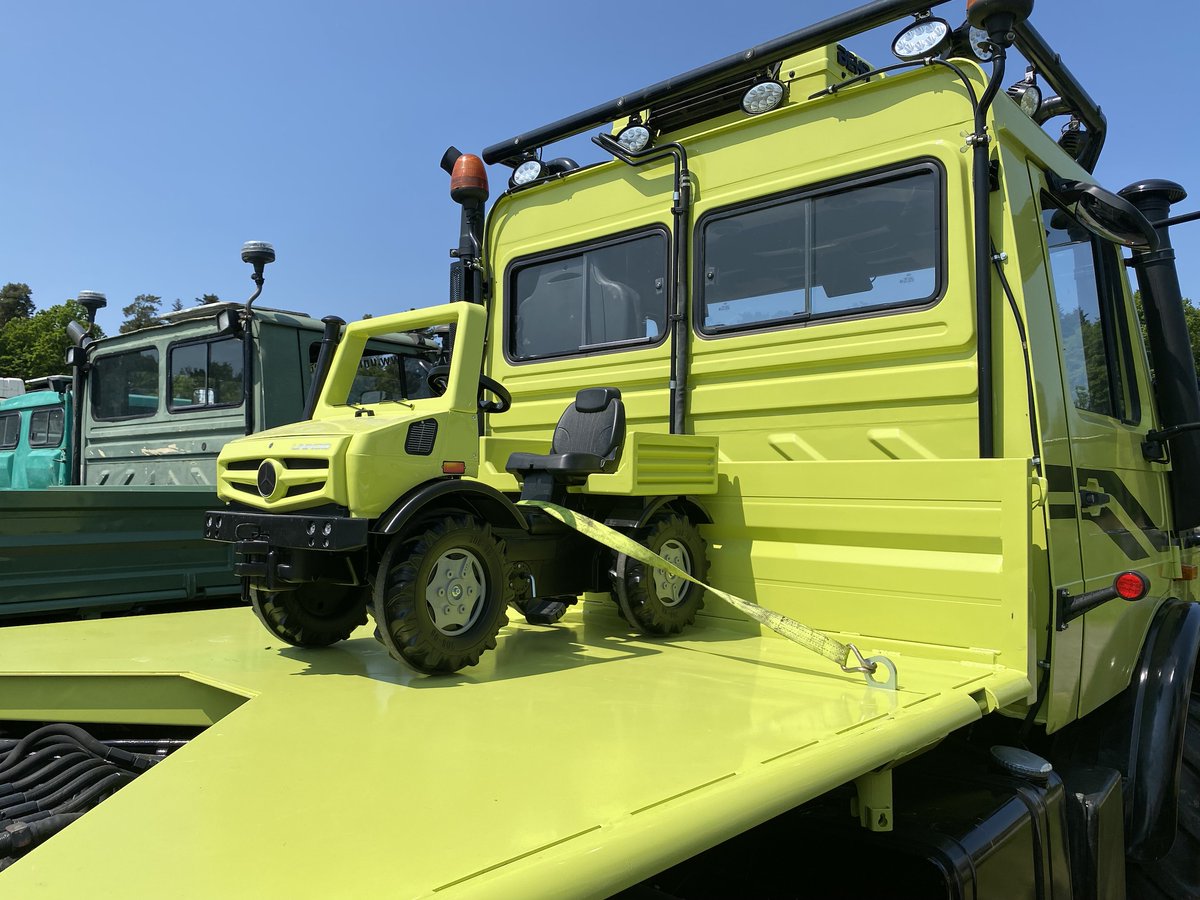 2023: 'Dad's toy is the same colour!'- Seen at the Unimog meeting at Farrenhof near Bad Teinach-Schmieh. Photo Michael Wessel

#mercedesbenz #gaggenau #unimog #daimler #ucg #unimogfan #unimogclubgaggenau #unimogmuseum  #unimogcommunity #mbtrac #cars #carsofinstagram #rollytoys