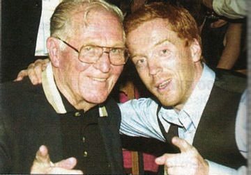 We salute Major Dick Winters - the rank and the man - and his Easy Company this Memorial Day: fanfunwithdamianlewis.com/?p=42616 #DickWinters #MajorWinters #BandofBrothers #DamianLewis #EasyCompany #MemorialDay