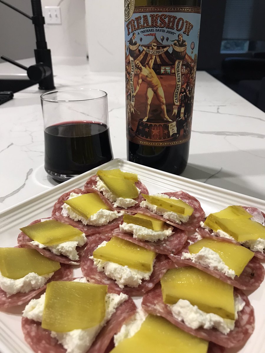 BleuCheezePleaz's tweet photo. My 5 ⭐️ Dinner 🤣#michaeldavid #Foodie #FoodieBeauty #dinner https://t.co/le6yAIvIAp
