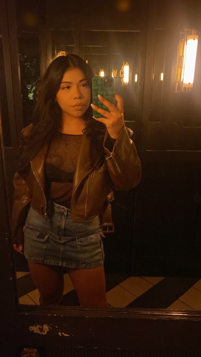 _Female's tweet image. 