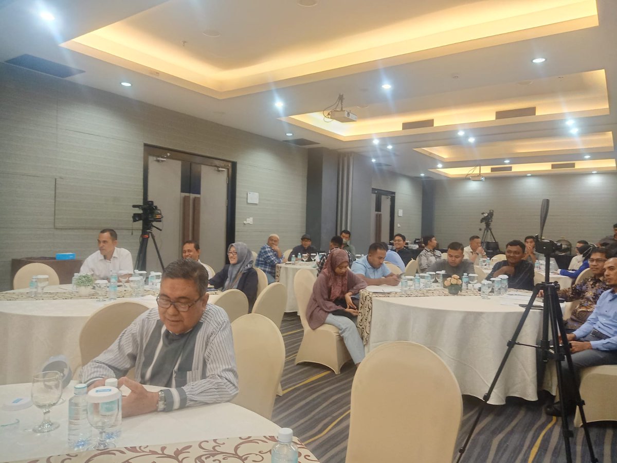ACEH_Foundation's tweet photo. Pro Kontra Revisi Qanun LKS

#YARA #OmbudsmanRIAceh @Araniry #MPUAceh #QanunLKS #LembagaKeuanganSyariah @Aceh https://t.co/ZdIWlmGNsD