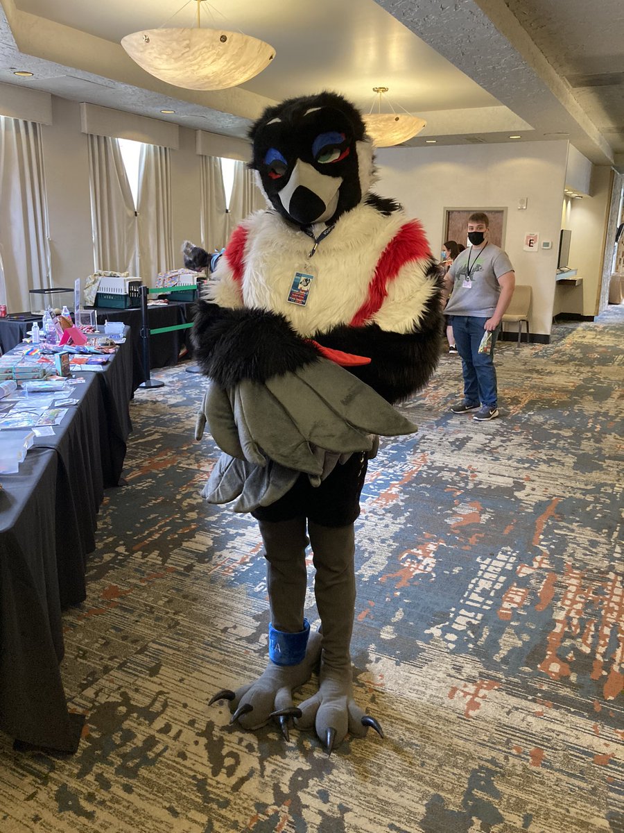 A @DeltaMagpie appears at #Anthrohio!